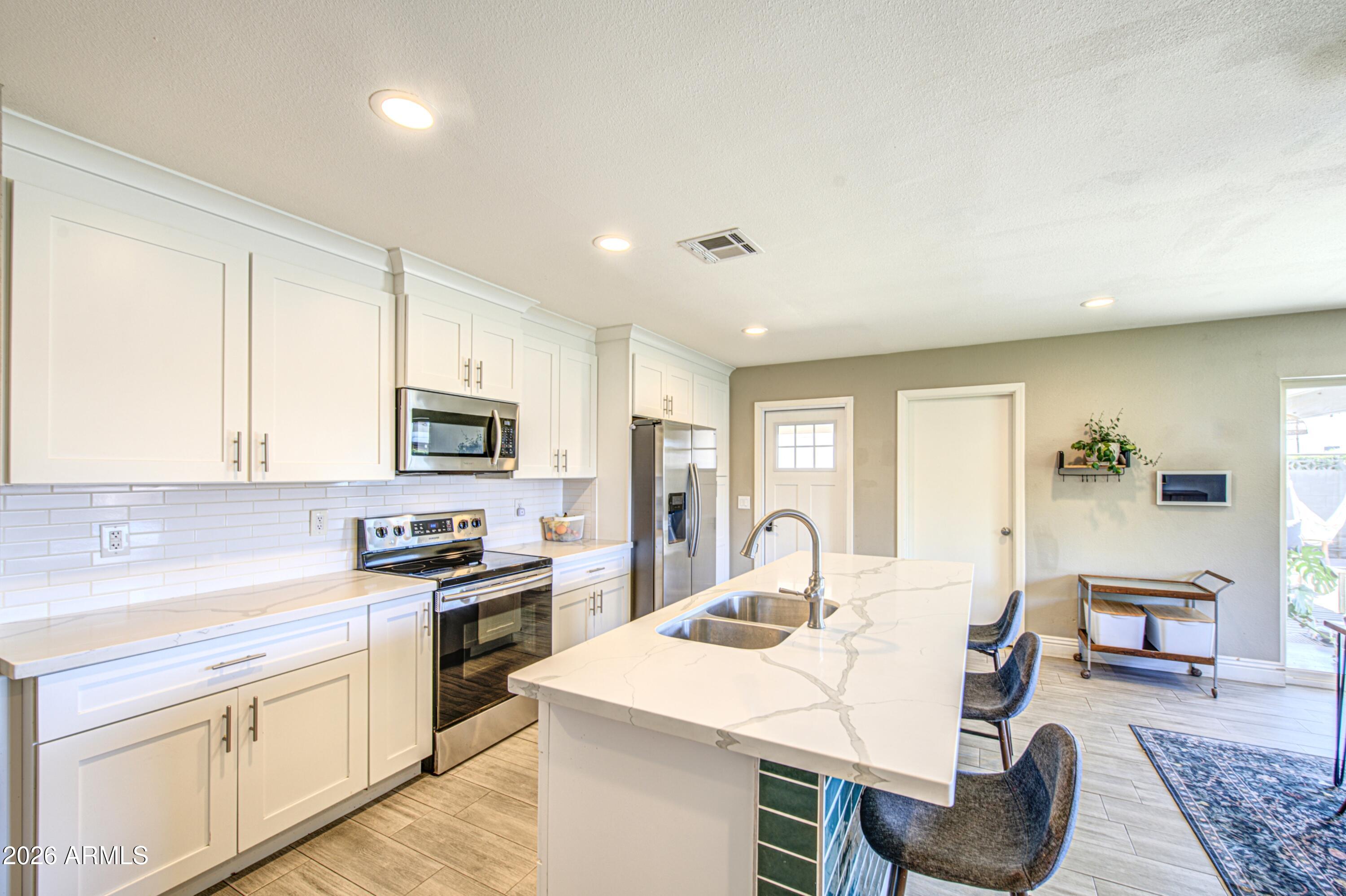 1640 N QUEENSBURY Road