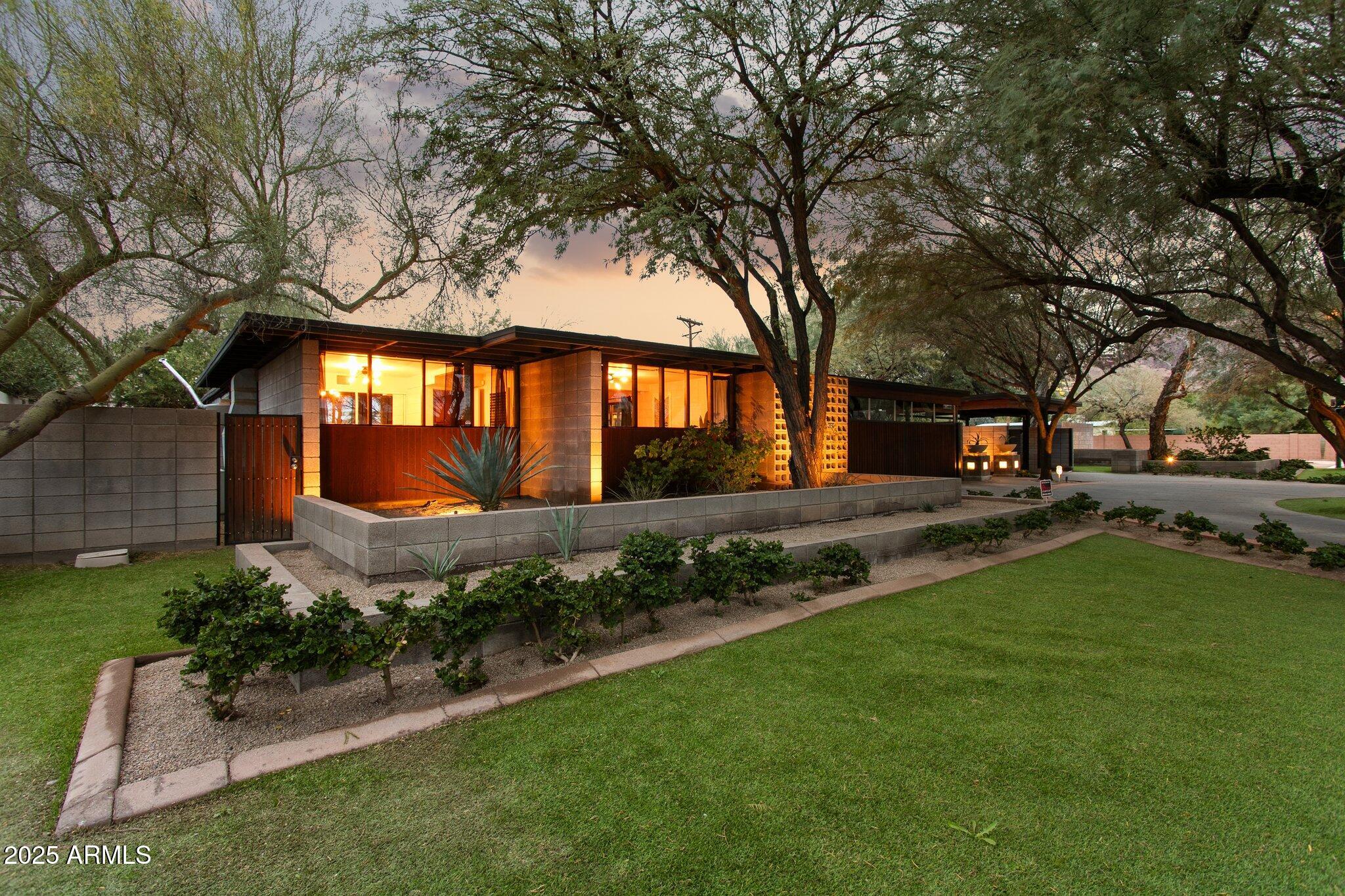 4324 E STANFORD Drive