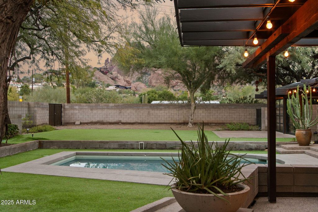 Photo of 4324 E Stanford Drive, Phoenix, AZ 85018 (MLS # 7003418)