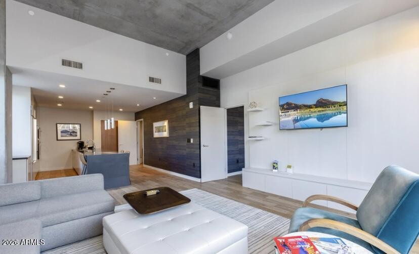 MOUNTAIN SHADOWS RESORT - CONDOMINIUM HOTEL - Residential