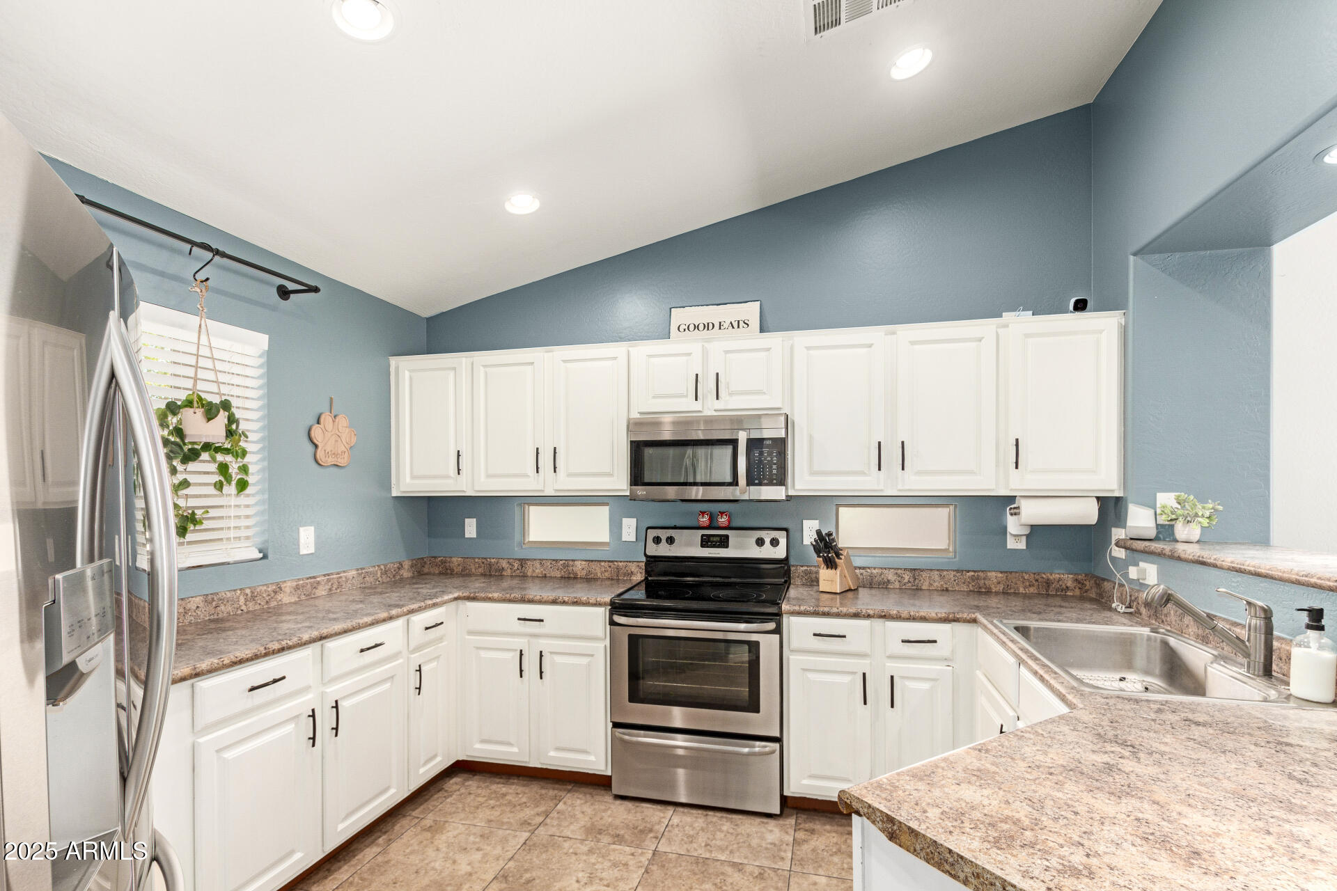 2459 W COLT Court