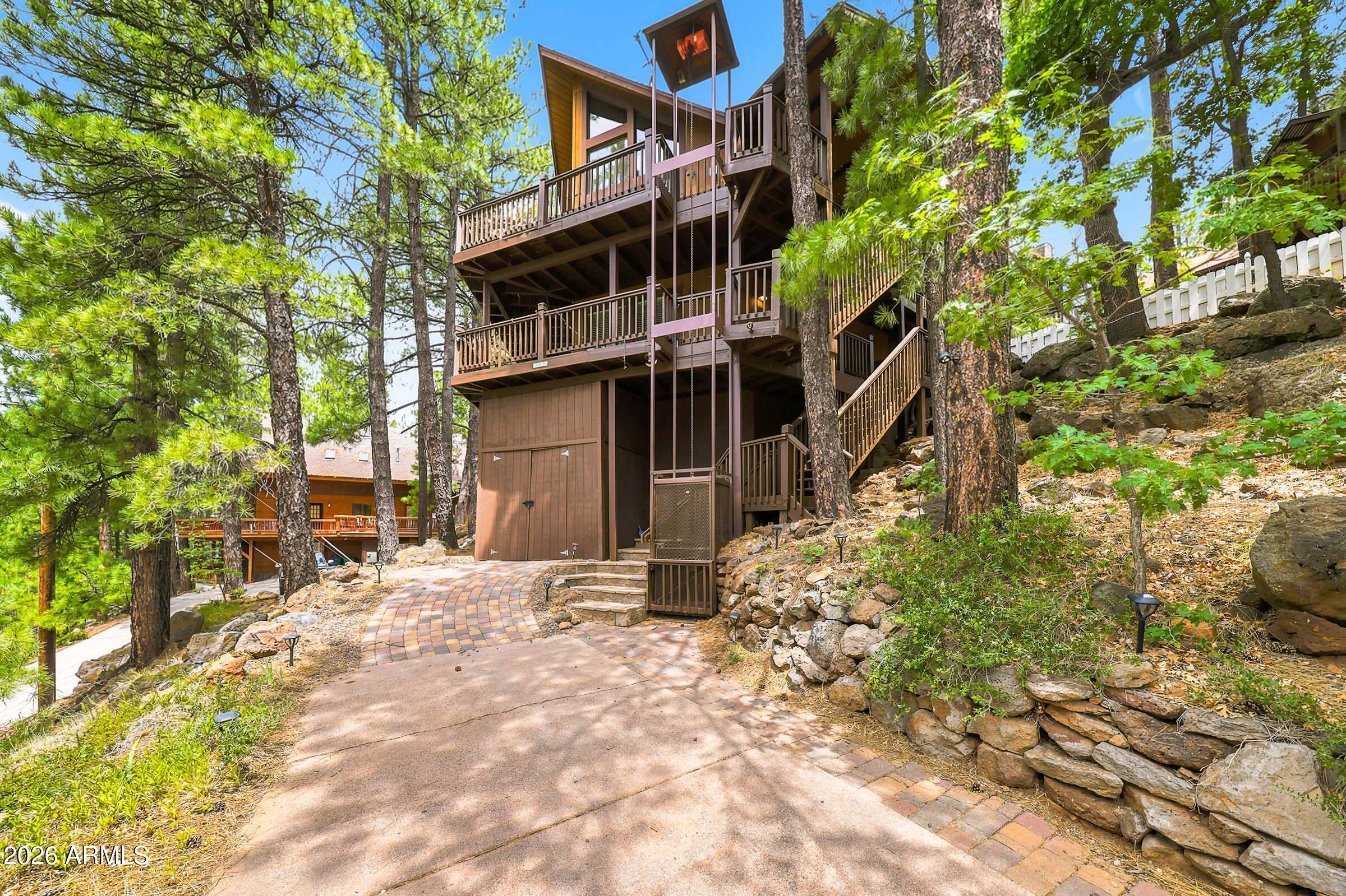 1070 E LAKE MEADOW Circle
