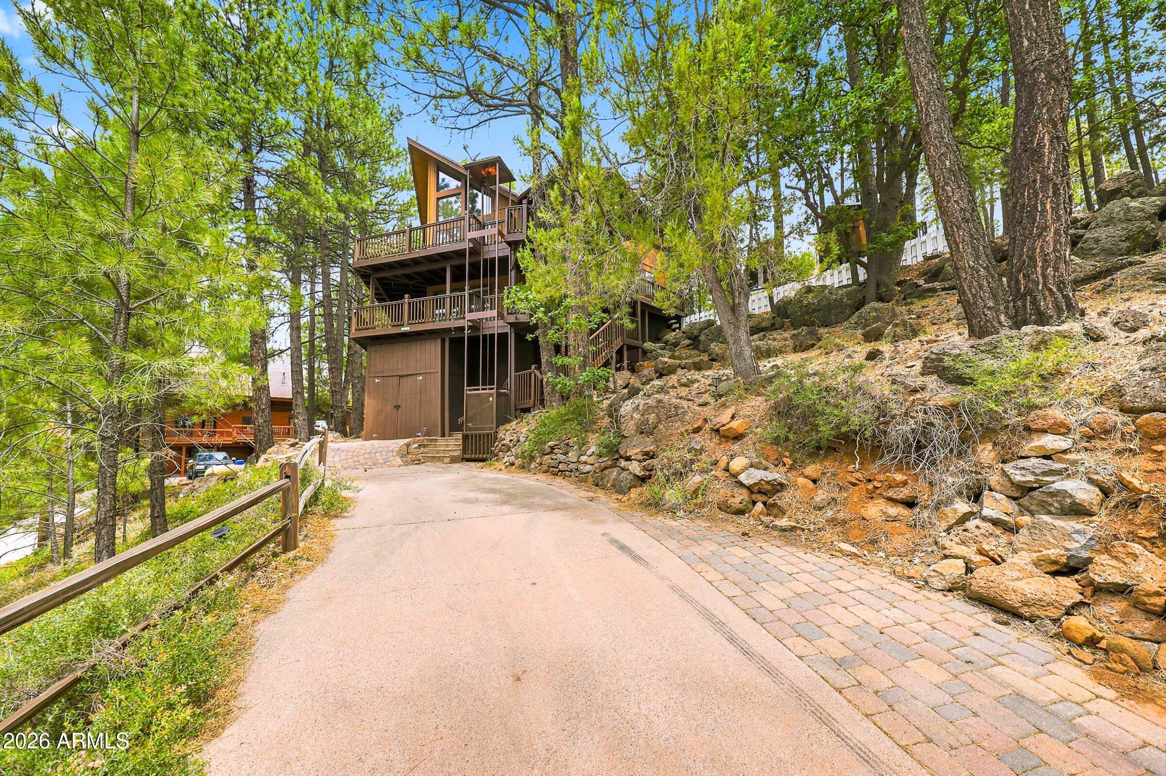 1070 E LAKE MEADOW Circle