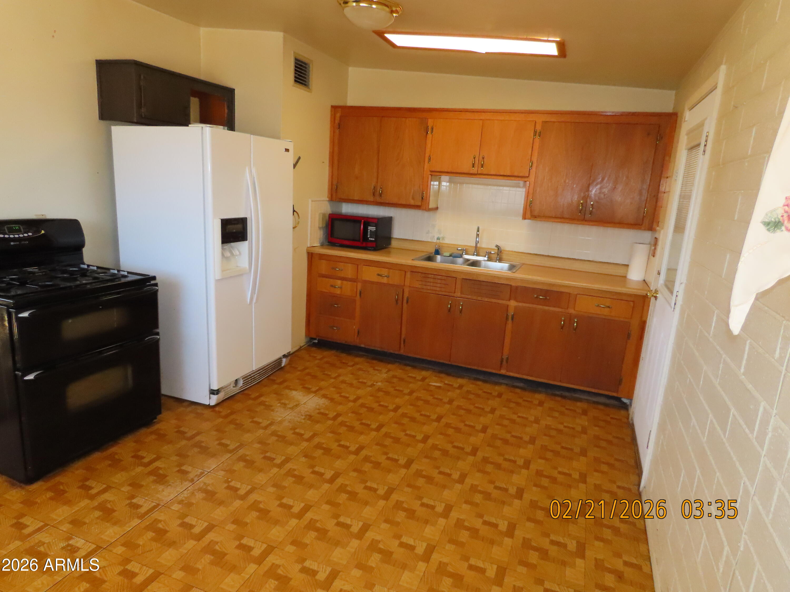 233 W BERRIDGE Drive