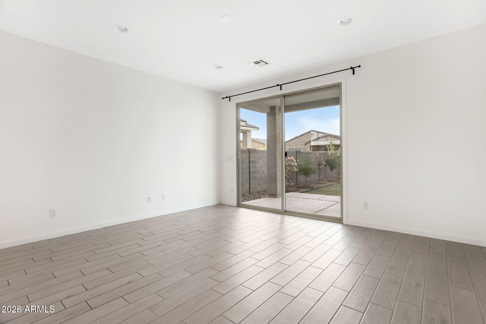 ELEMENT ON EUCLID - Residential