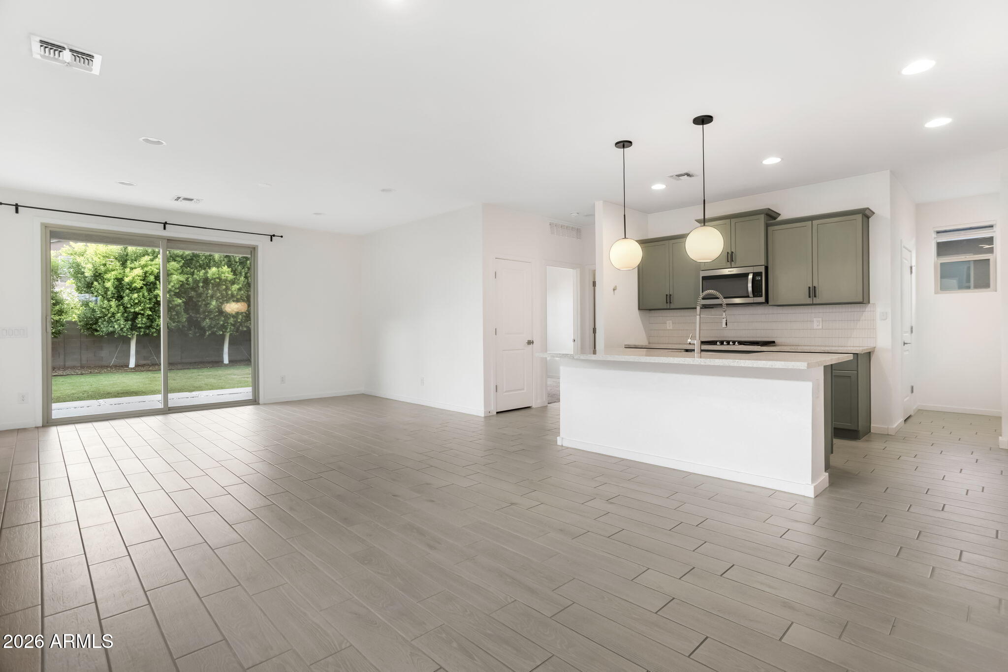 ELEMENT ON EUCLID - Residential