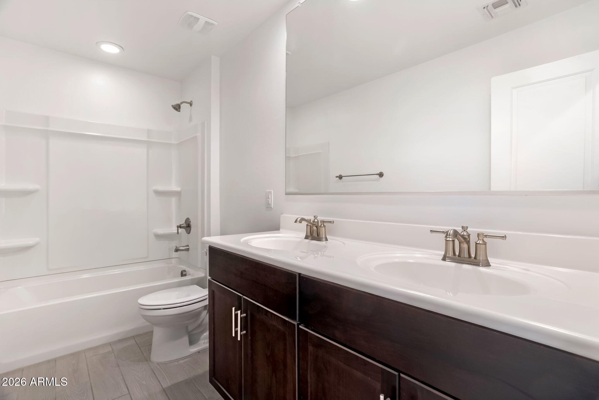 ELEMENT ON EUCLID - Residential