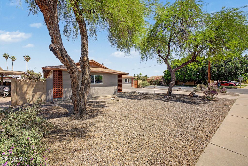 Photo of 236 E Minton Drive, Tempe, AZ 85282 (MLS # 7012235)