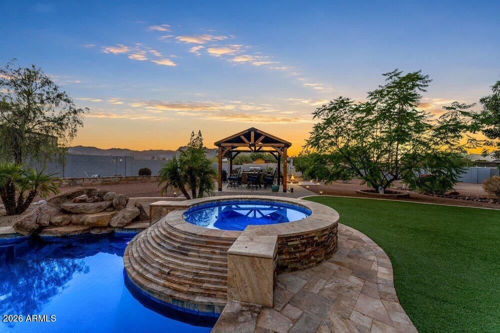 19738 W MARIPOSA Drive