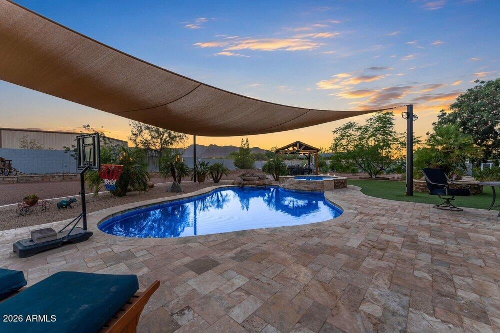 19738 W MARIPOSA Drive