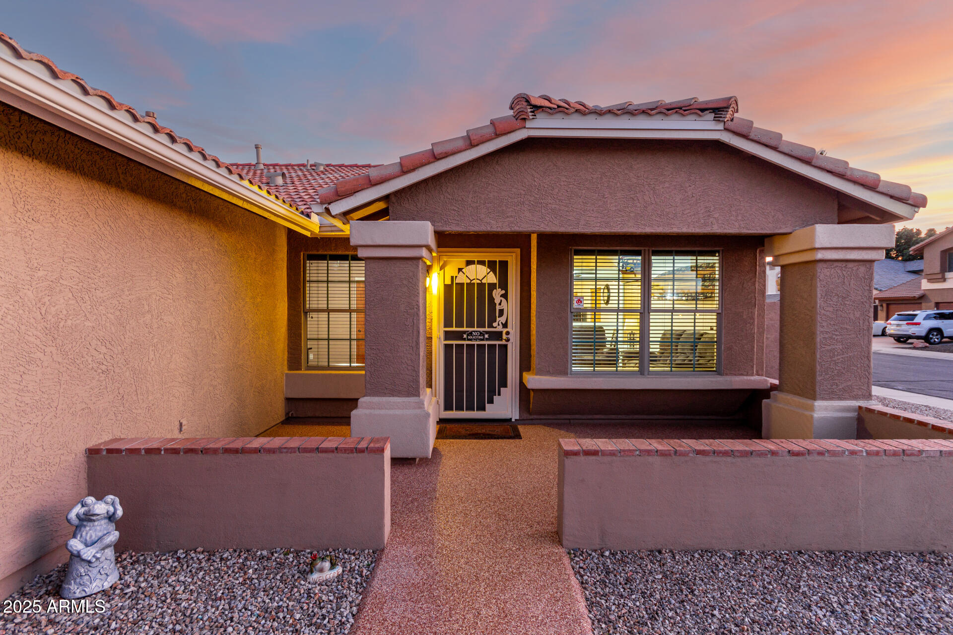 225 E SHEFFIELD Court