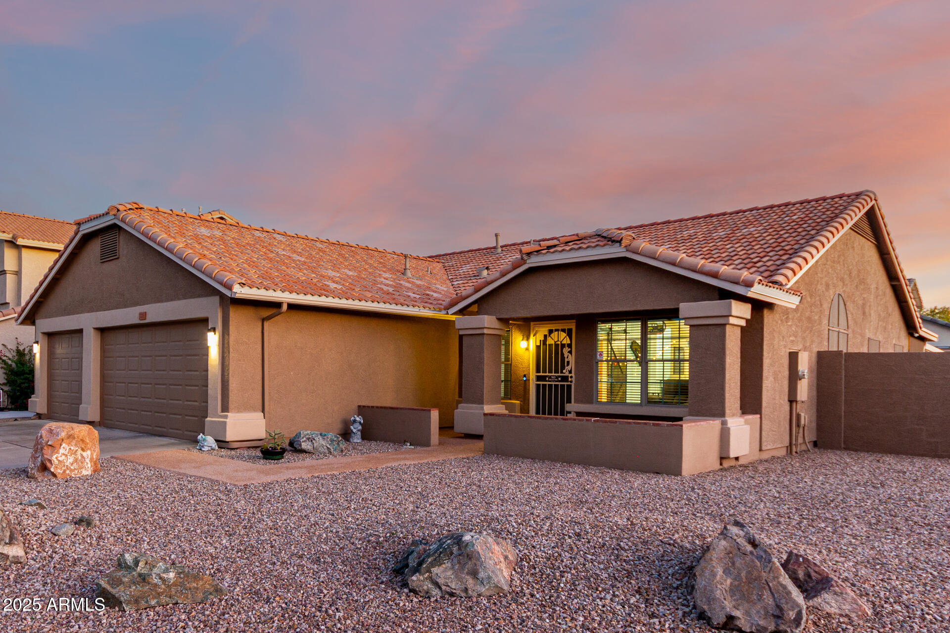 225 E SHEFFIELD Court