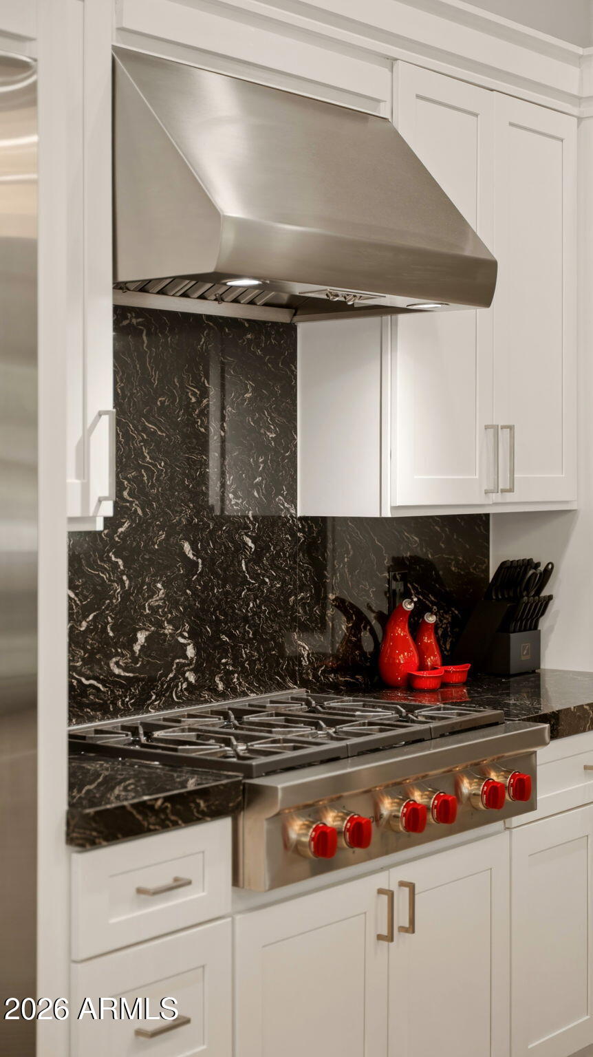 6715 E MONTECITO Avenue