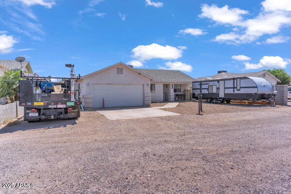 138 N SIGNAL BUTTE Road