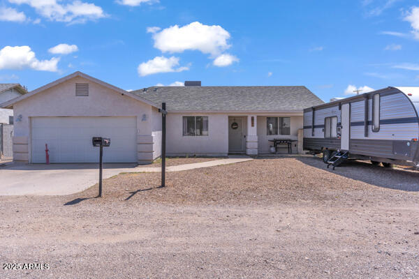 138 N SIGNAL BUTTE Road