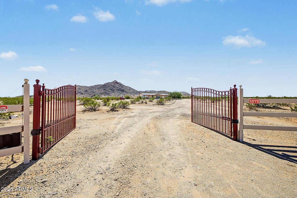 Photo of 56445 W Barnes Road, Maricopa, AZ 85139 (MLS # 7089386)