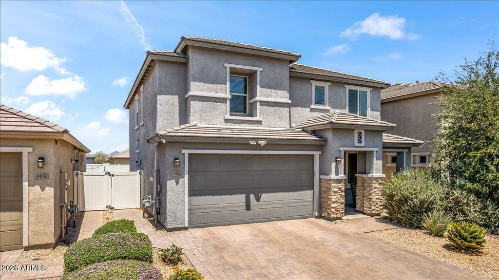 Photo of 2436 E Saint Catherine Avenue, Phoenix, AZ 85042 (MLS # 7028243)