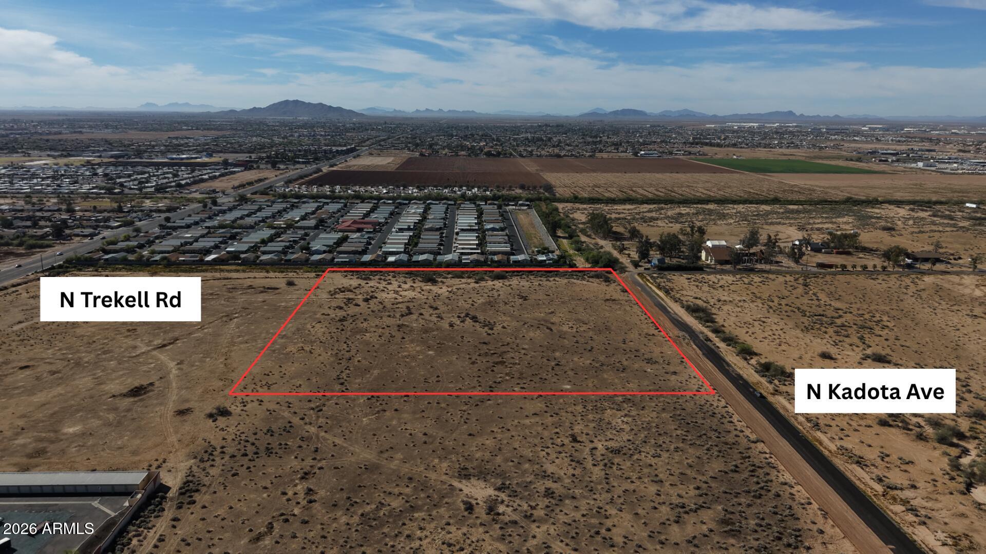 23XX N Kadota Avenue 3