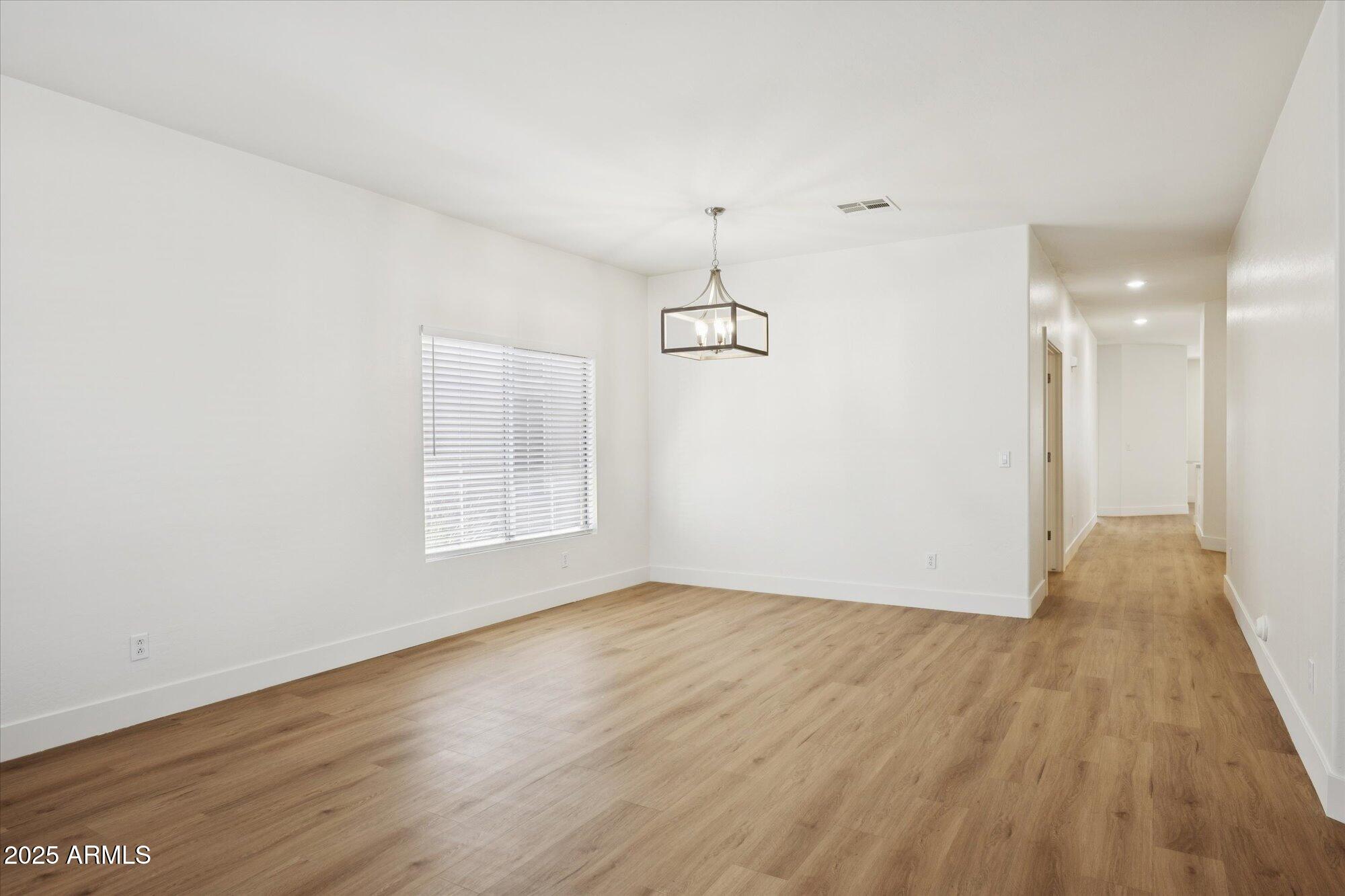 15733 W VENTURA Street