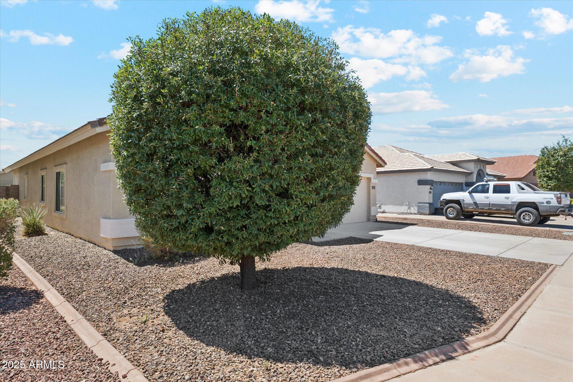 15733 W VENTURA Street