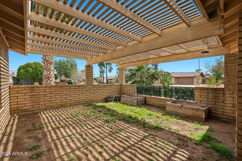 Photo of 5020 W Royal Palm Road, Glendale, AZ 85302 (MLS # 6982082)