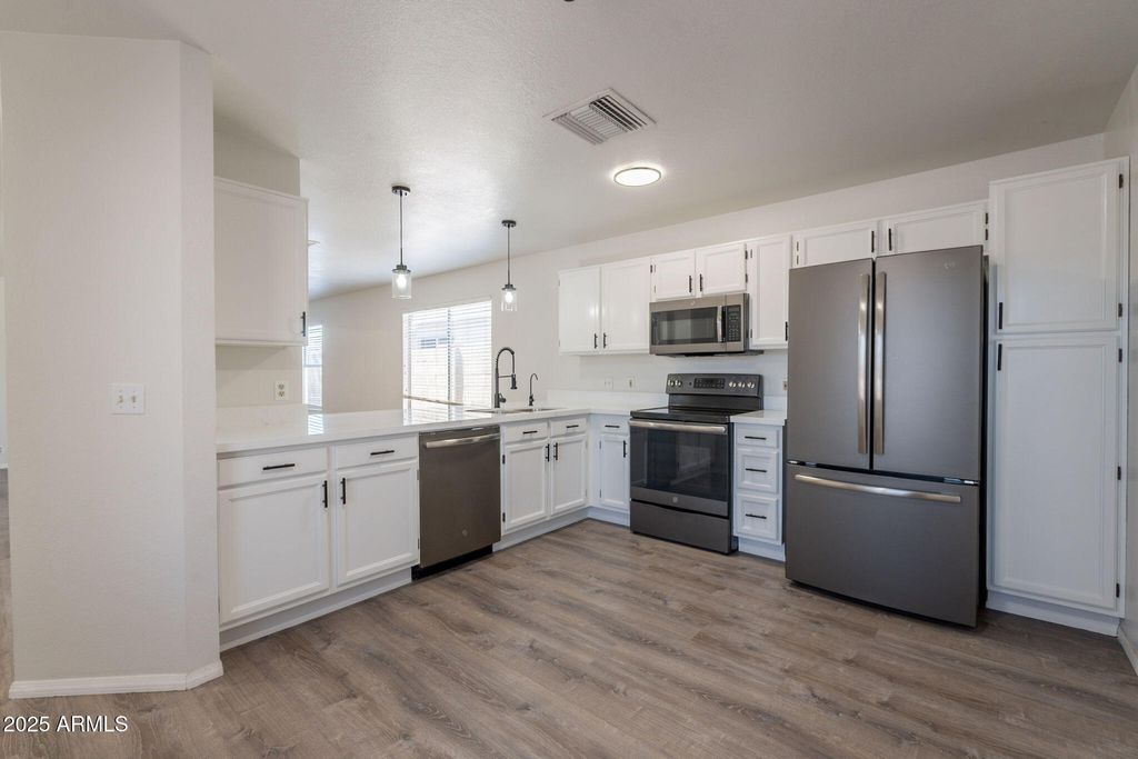 Photo of 3947 W Camino Del Rio Street, Glendale, AZ 85310 (MLS # 6924773)