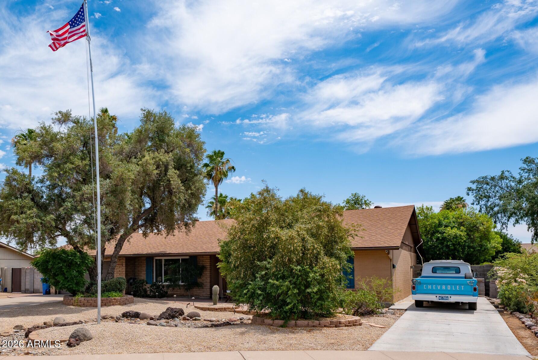 4523 E Voltaire Avenue