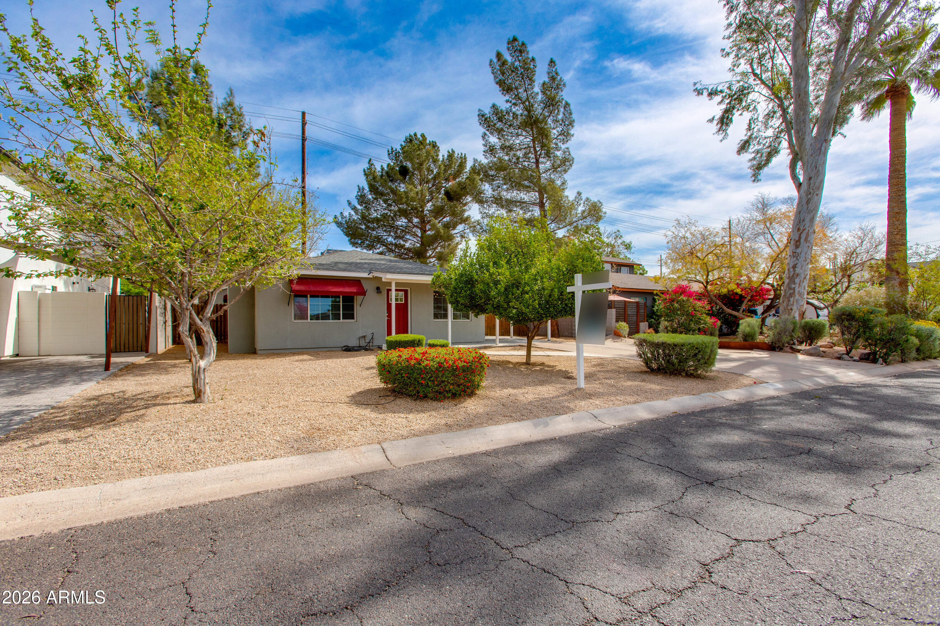 4440 E CAMPBELL Avenue