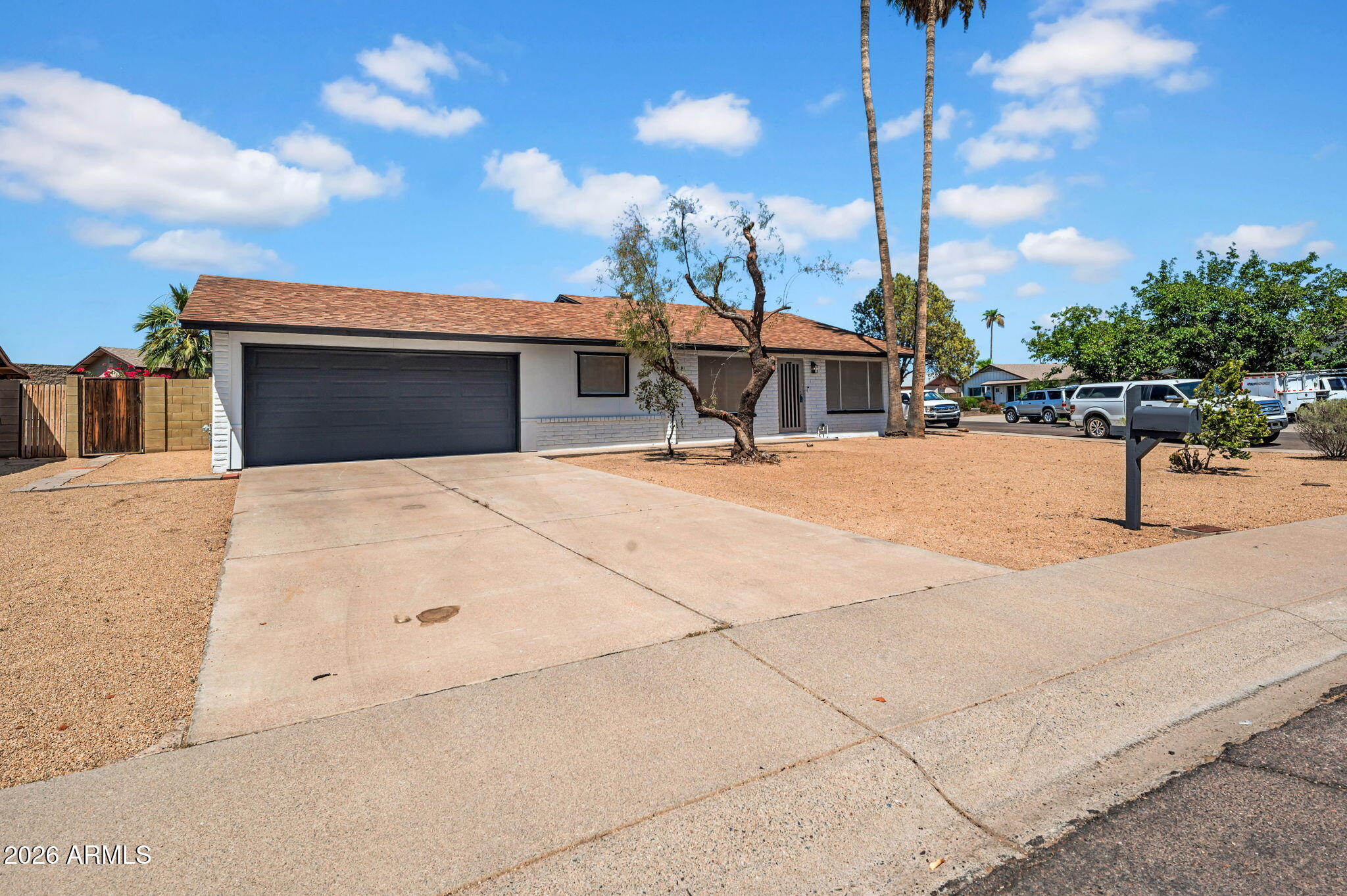 1742 W MENADOTA Drive