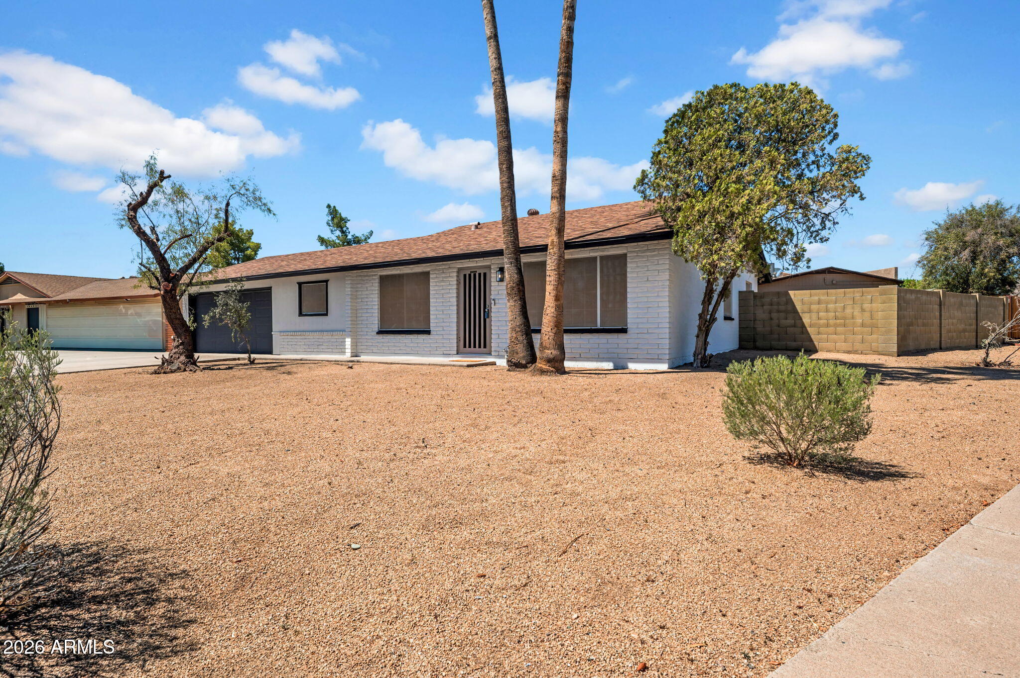 1742 W MENADOTA Drive