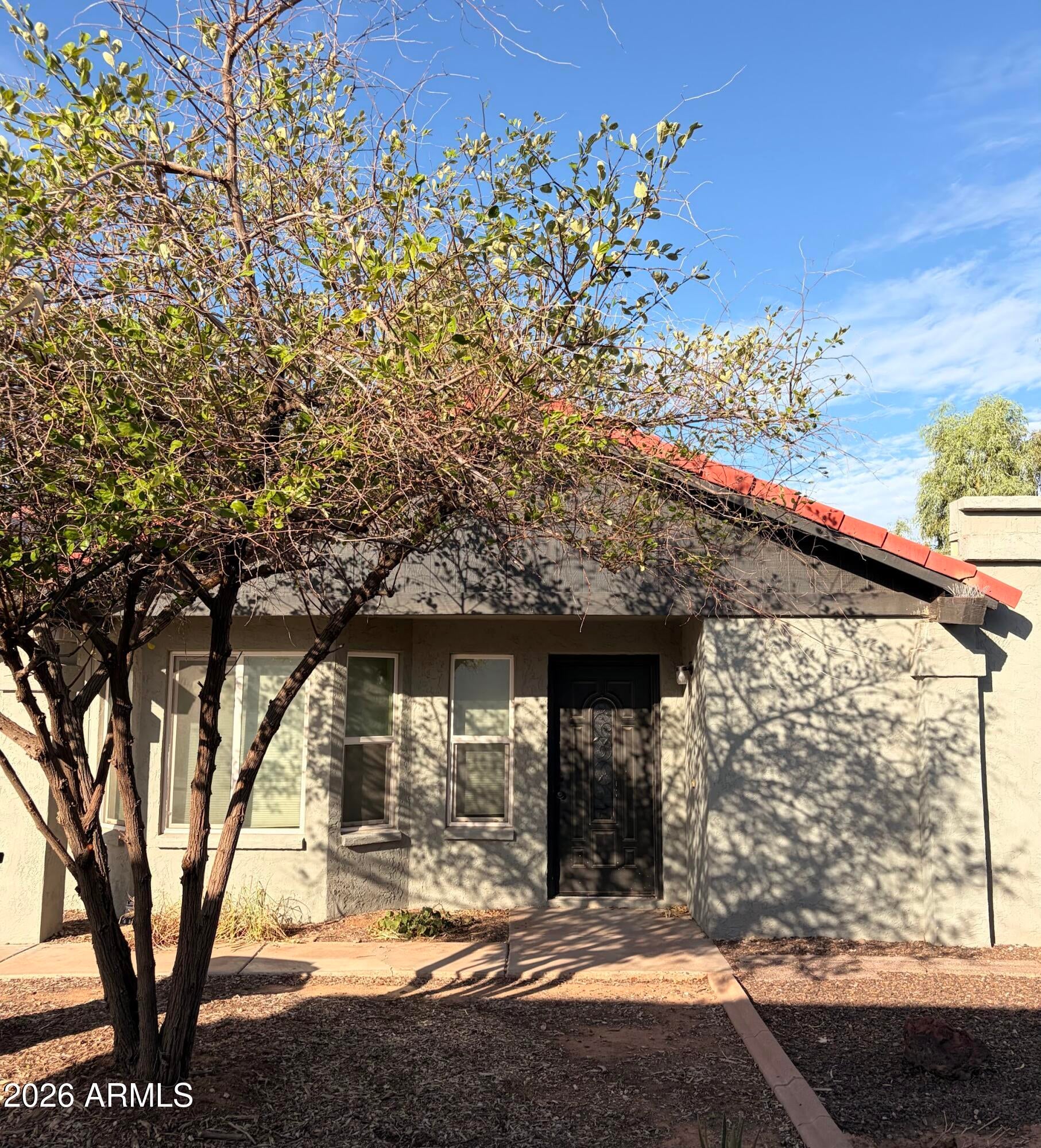 1139 W LAREDO Street