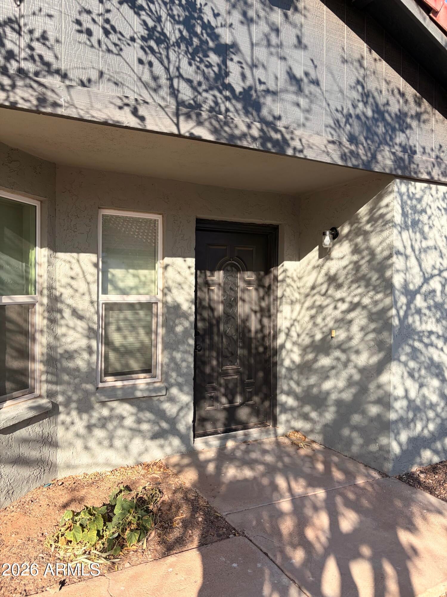 1139 W LAREDO Street