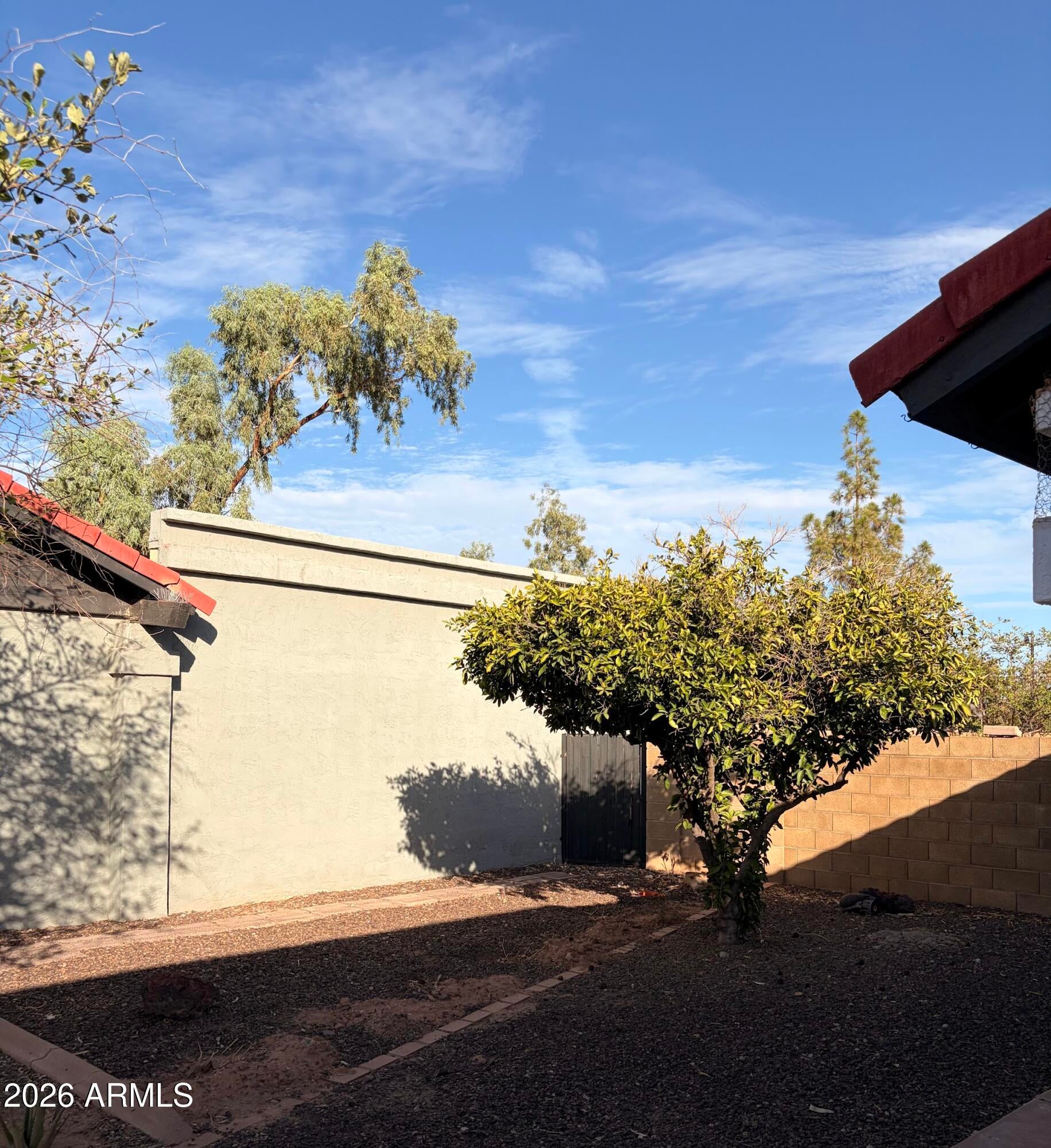 1139 W LAREDO Street