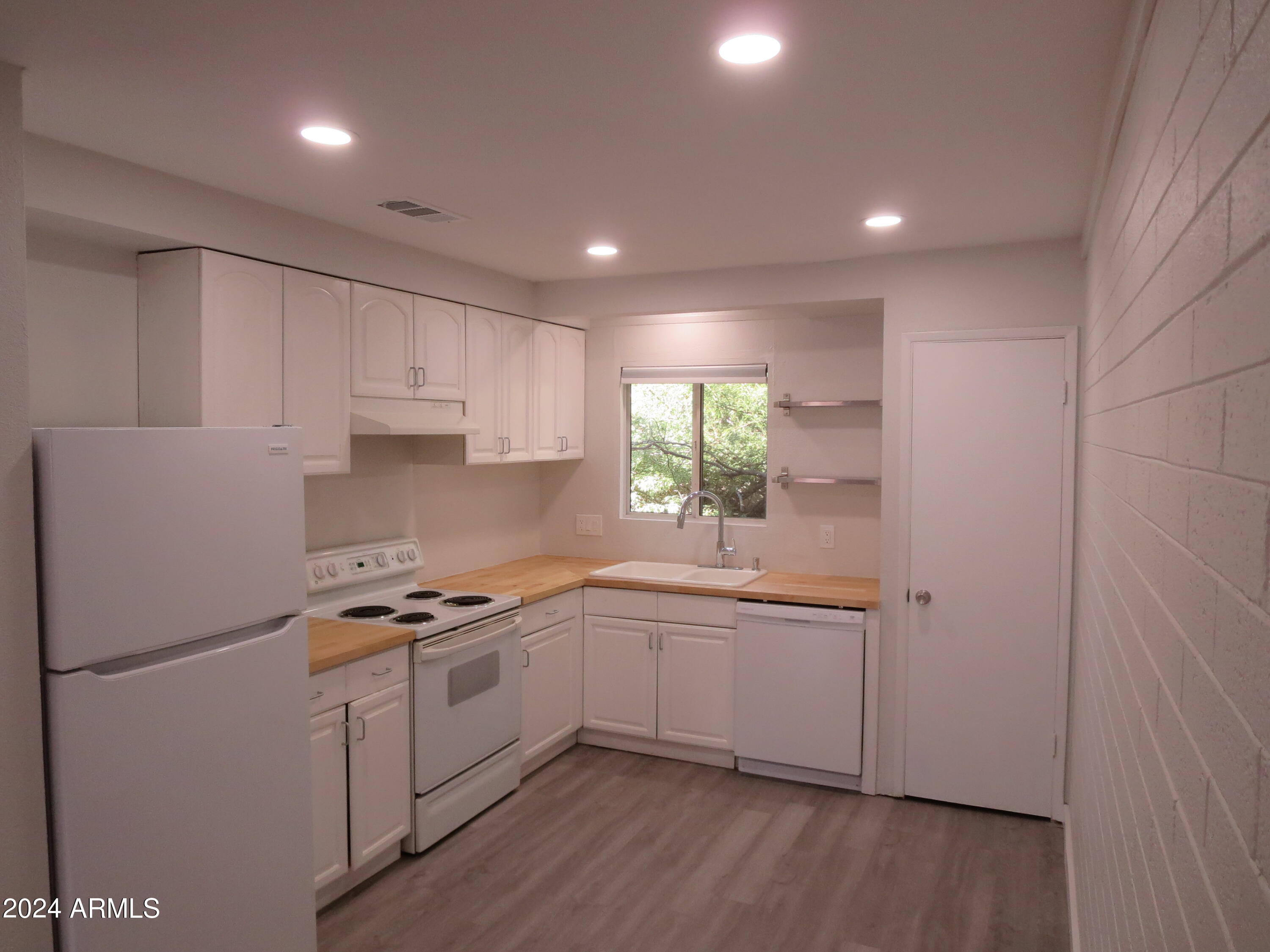 1450 E BETHANY HOME Road 34