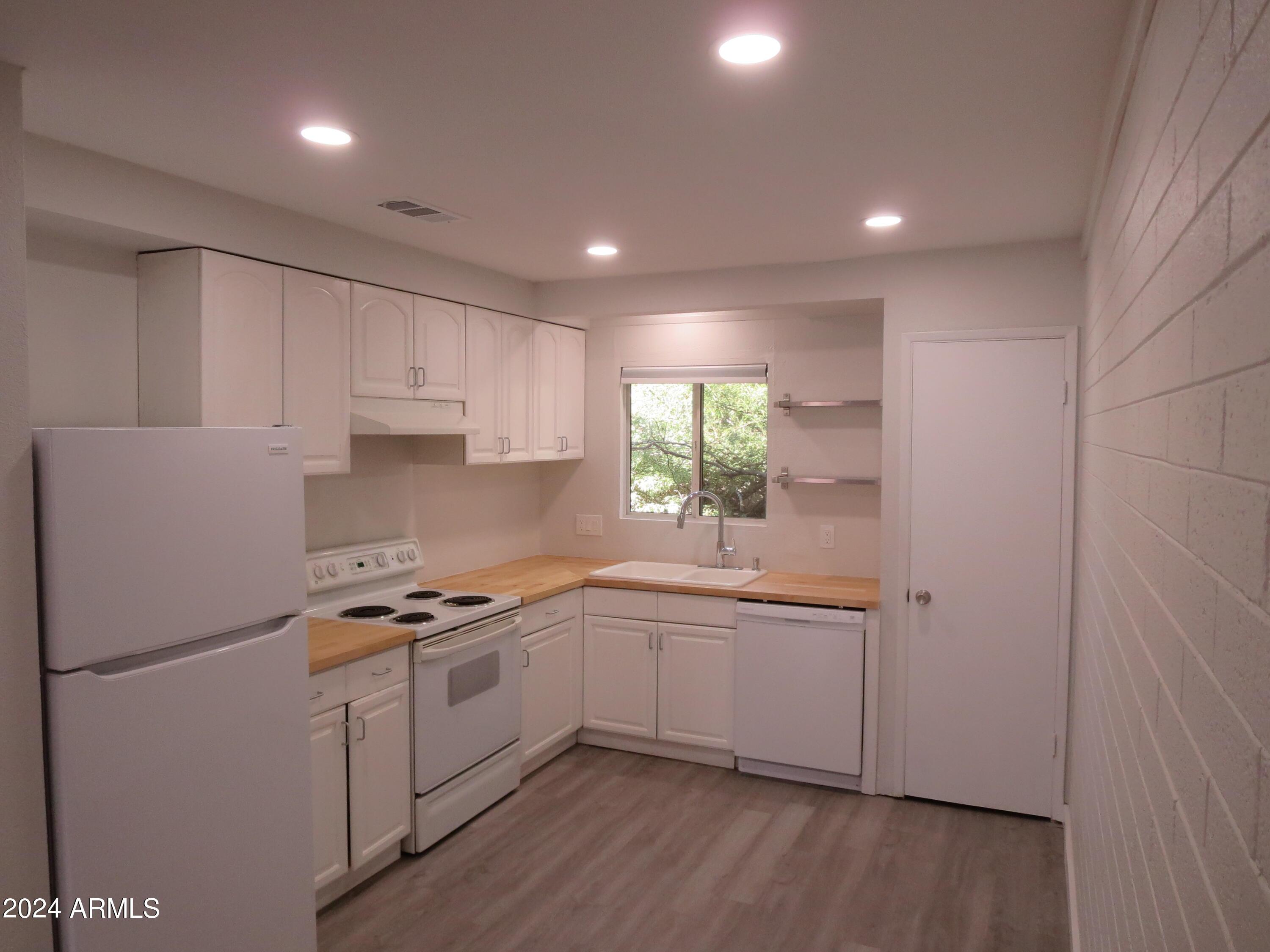 1450 E Bethany Home Road Apt 34