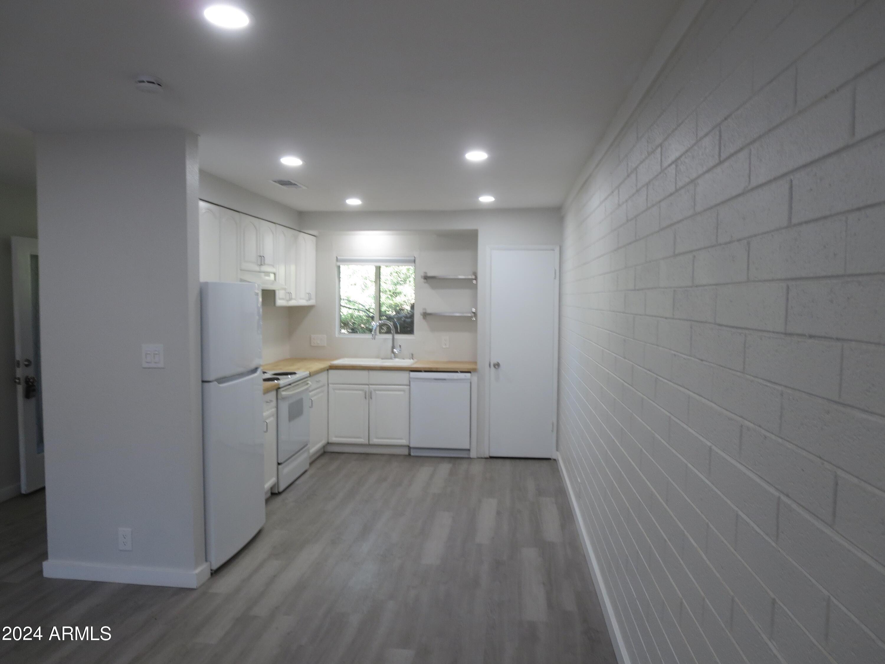 1450 E Bethany Home Road Apt 34