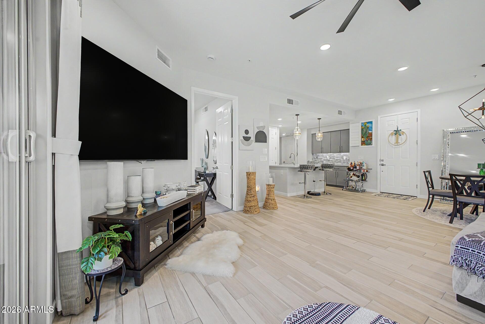 250 W QUEEN CREEK Road 145