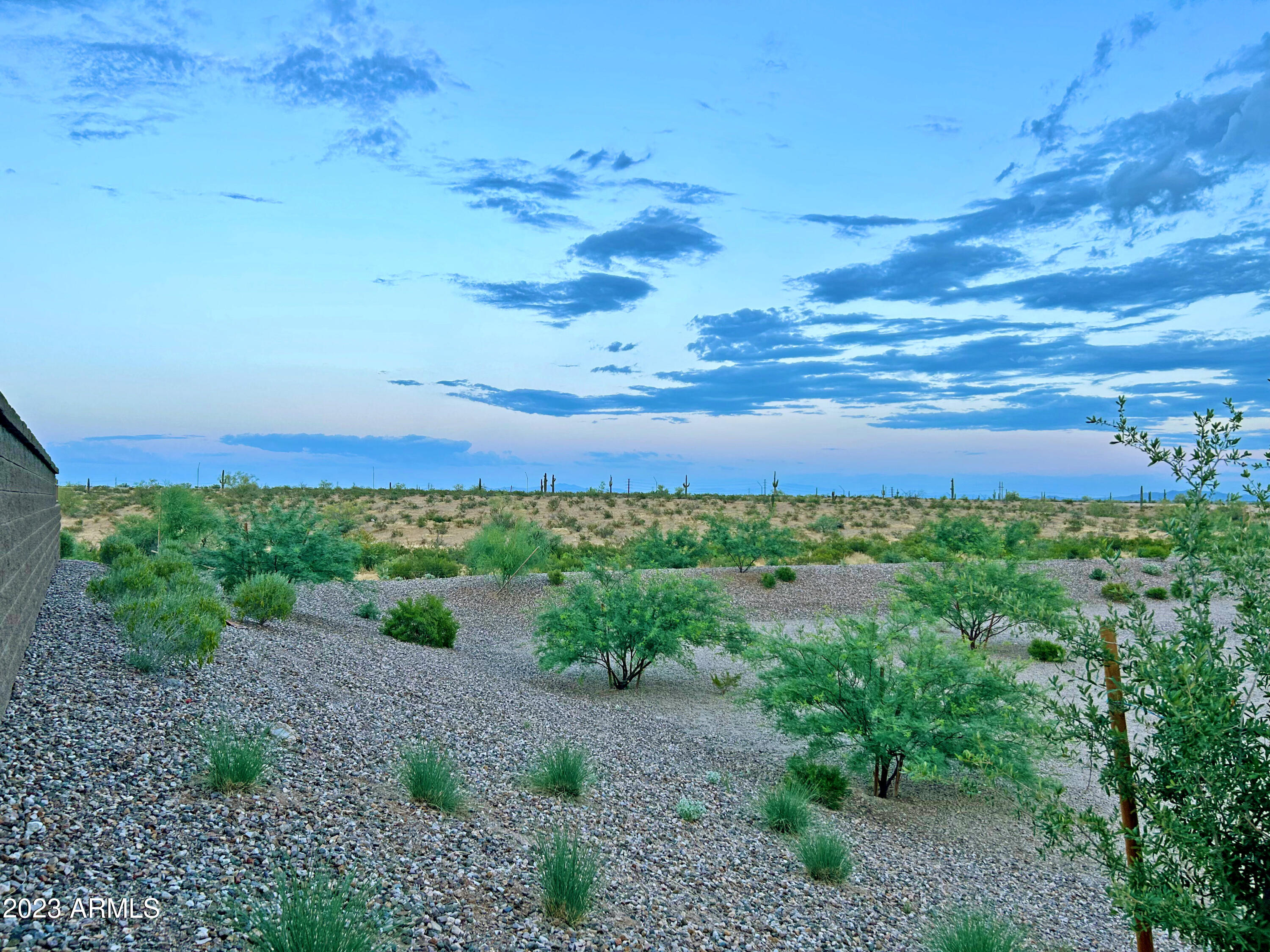 2525 N RIVERSIDE Drive