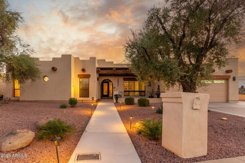 Photo of 2051 E Vaughn Street, Tempe, AZ 85283 (MLS # 6925176)