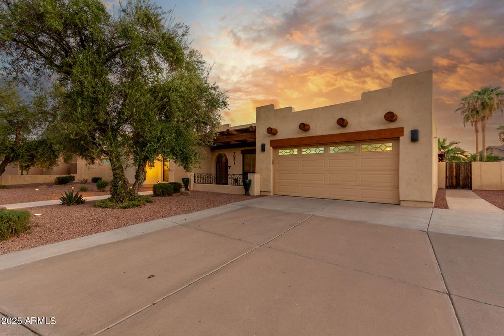 Photo of 2051 E Vaughn Street, Tempe, AZ 85283 (MLS # 6925176)