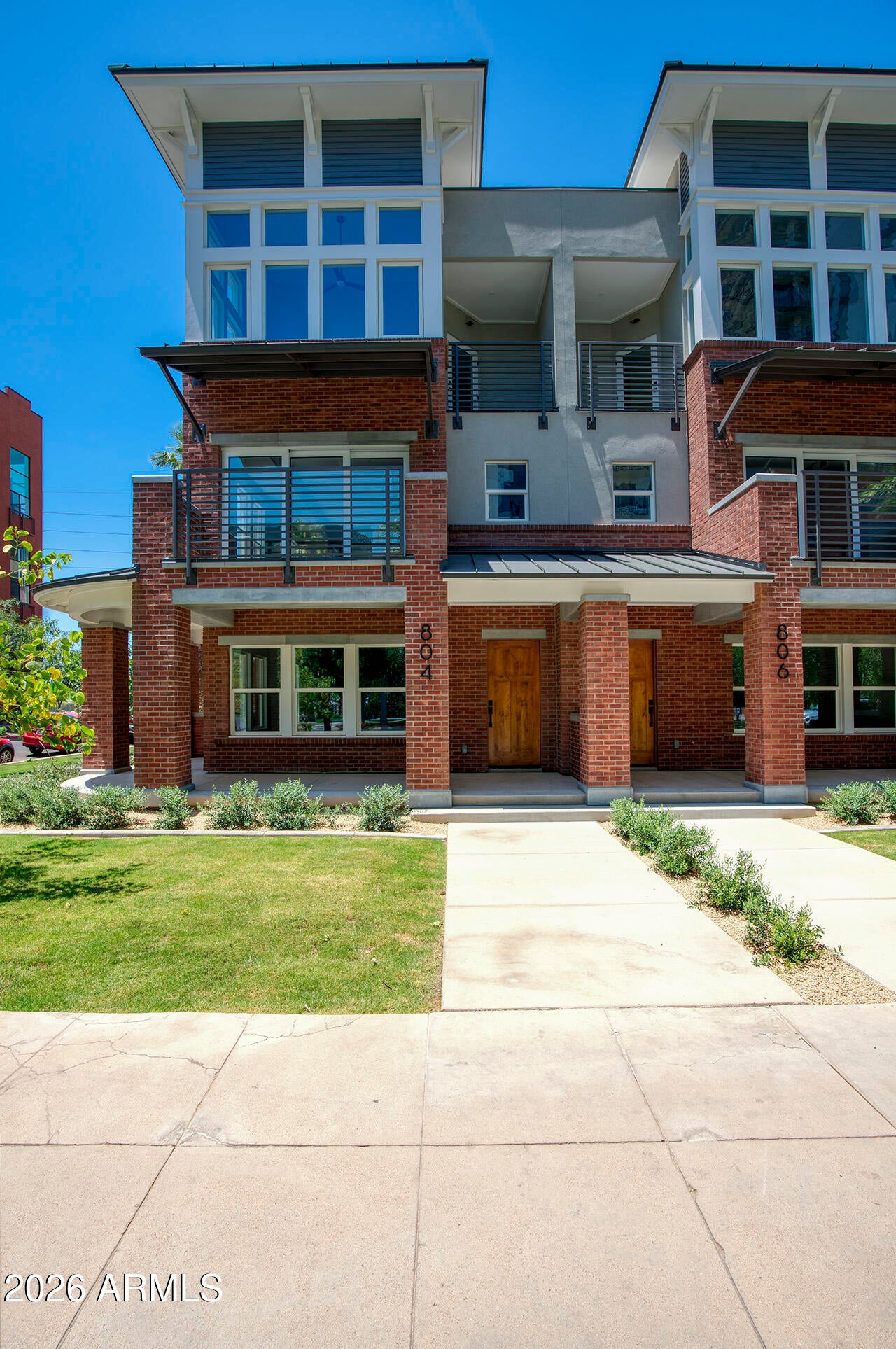 804 N 2ND Avenue