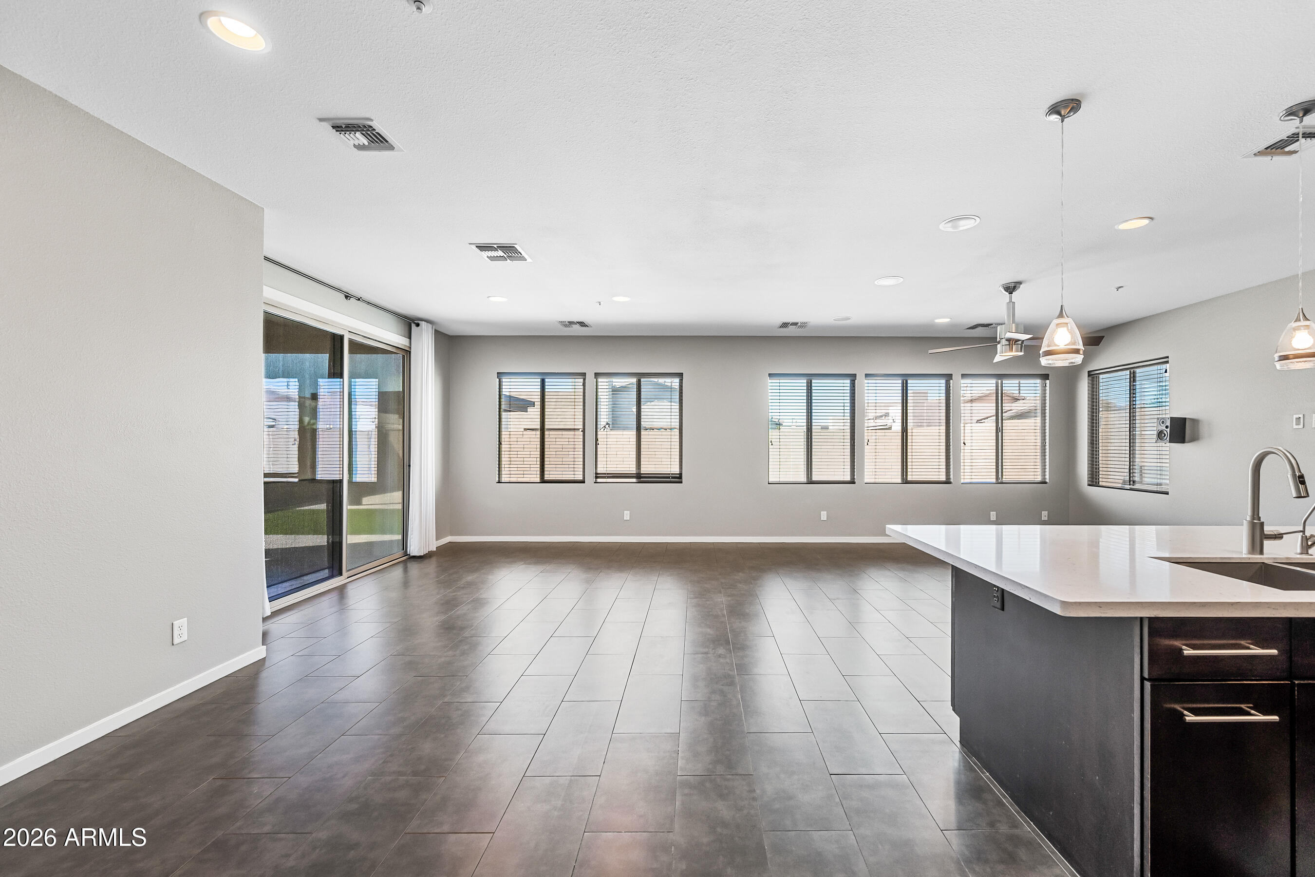 3554 E RAVENSWOOD Drive