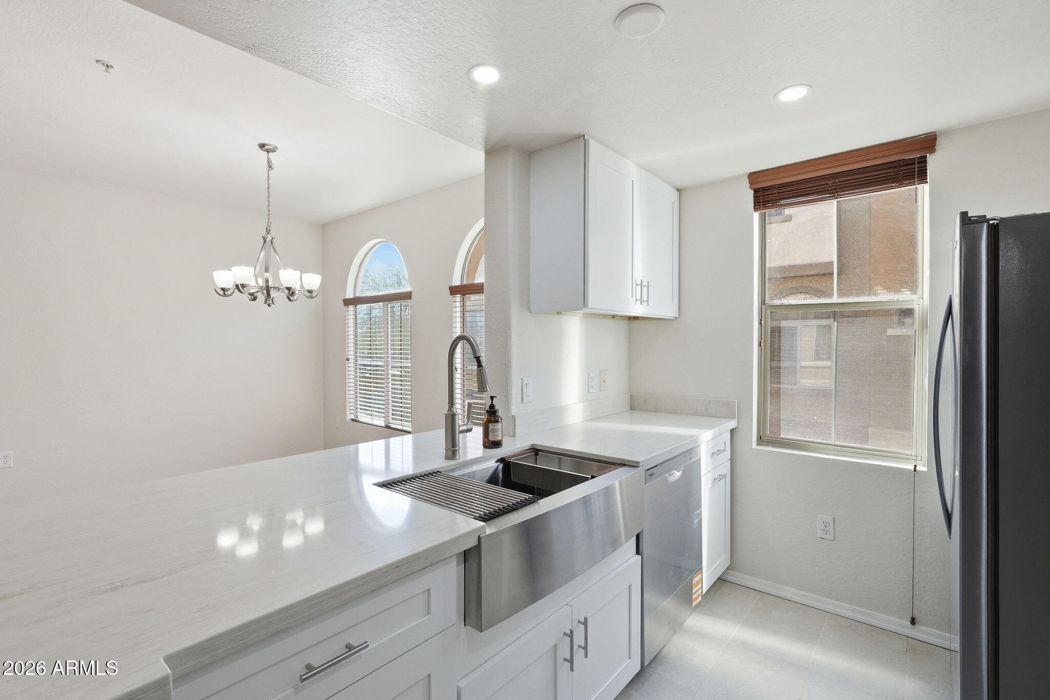 3250 W GREENWAY Road 165