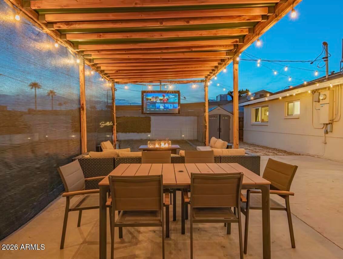 7901 E LOMA LAND Drive