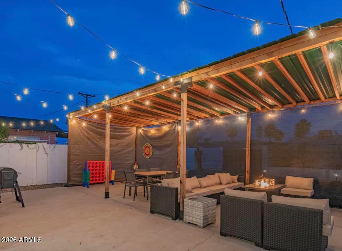 7901 E LOMA LAND Drive