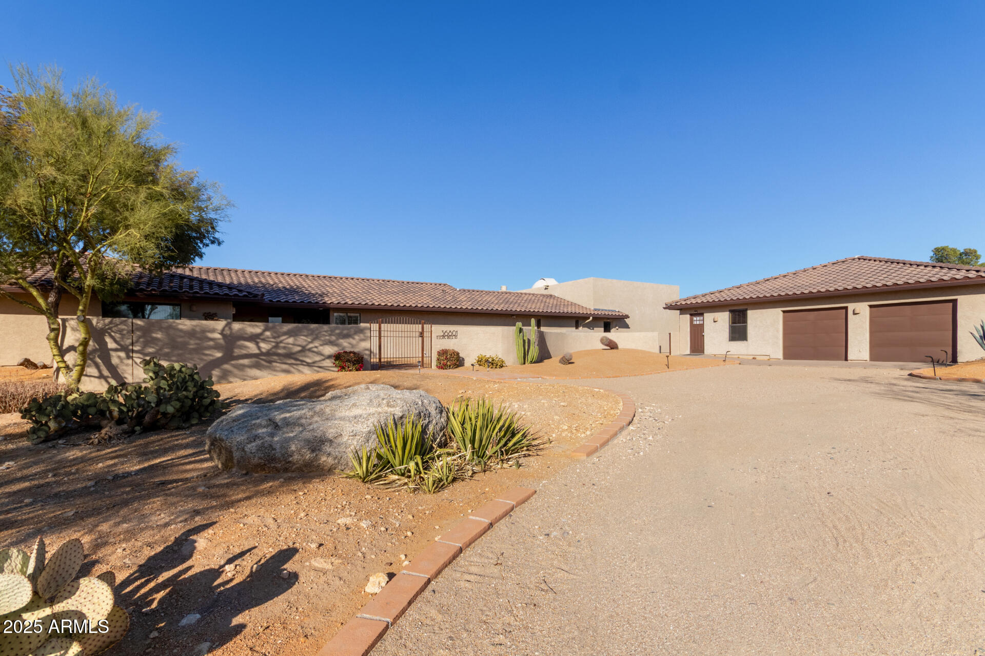 36801 N LONG RIFLE Road