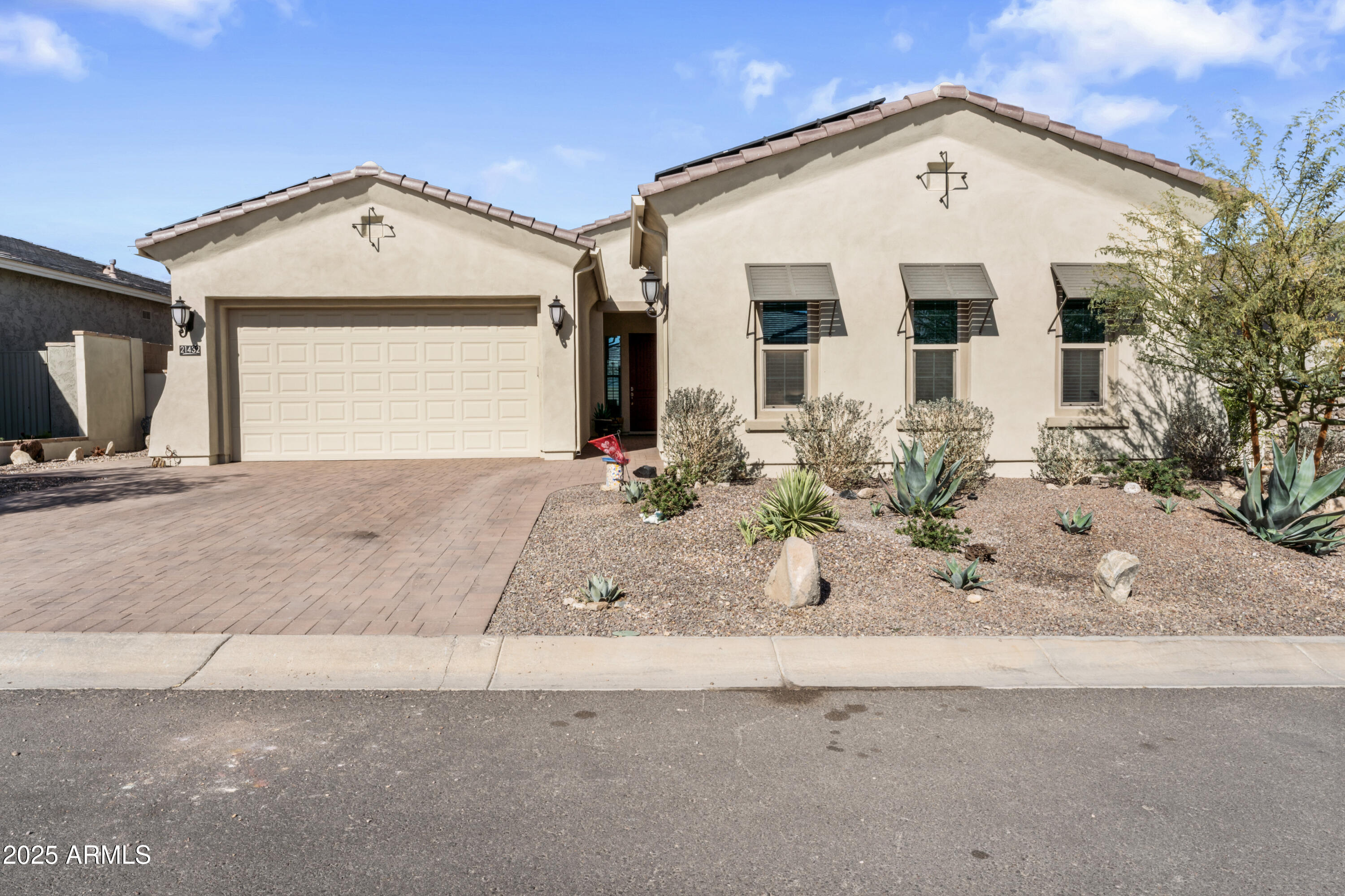 21432 W MINNEZONA Avenue