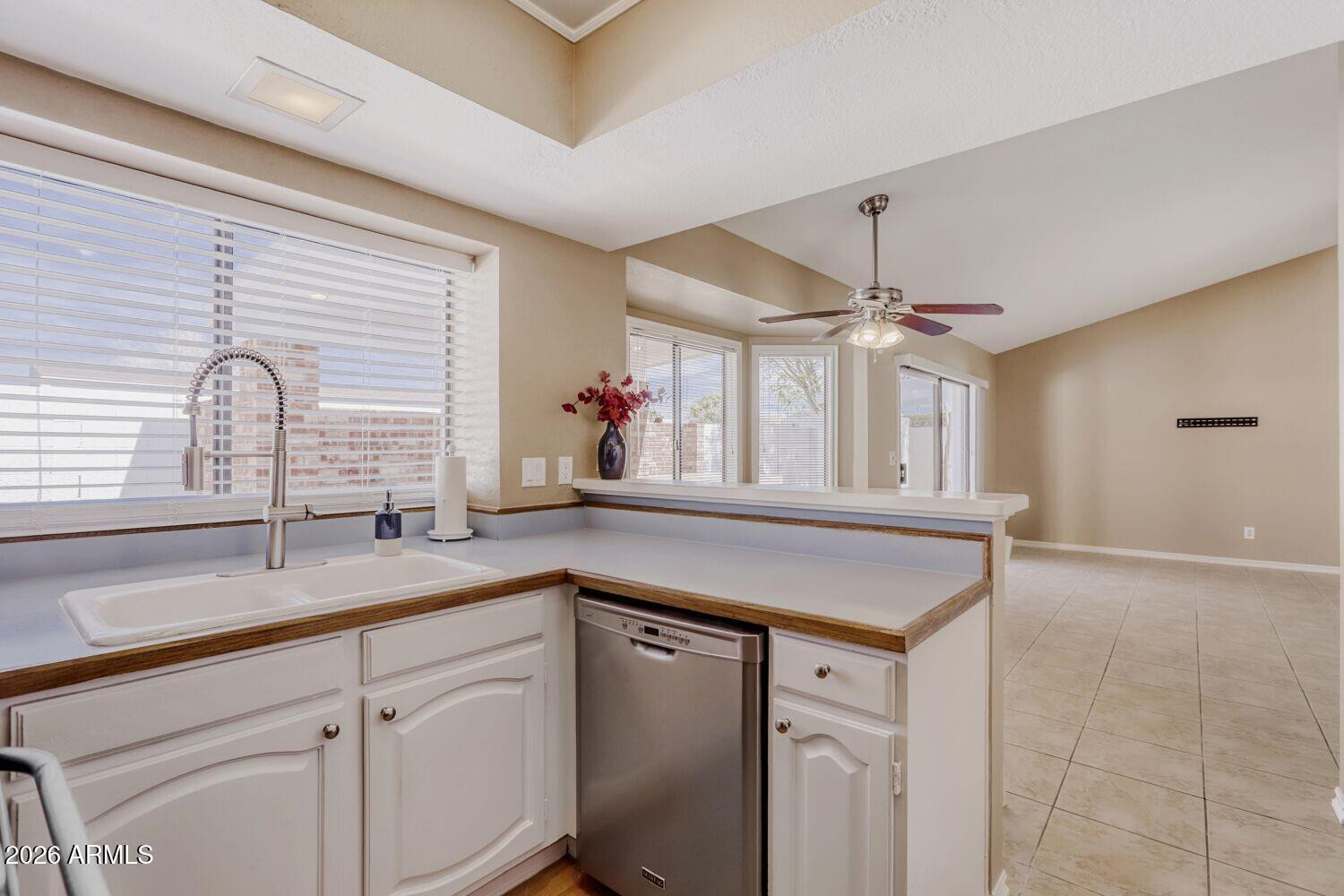 3214 E Siesta Lane