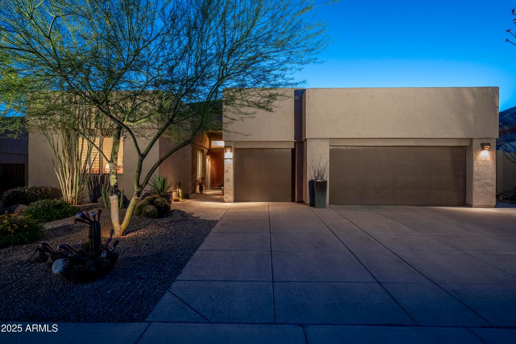 Photo of 32764 N 68th Place, Scottsdale, AZ 85266 (MLS # 6851930)