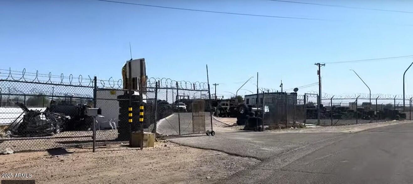 5653 S NOGALES Highway